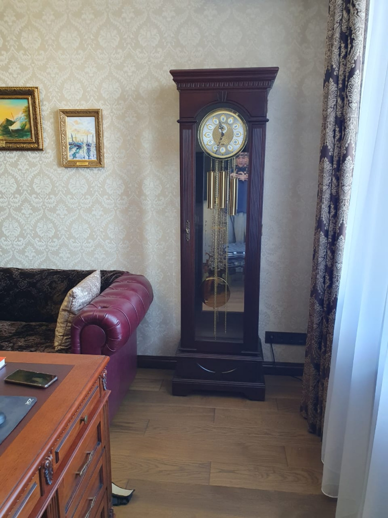 Напольные часы Columbus в интерьере заказчика.jpg