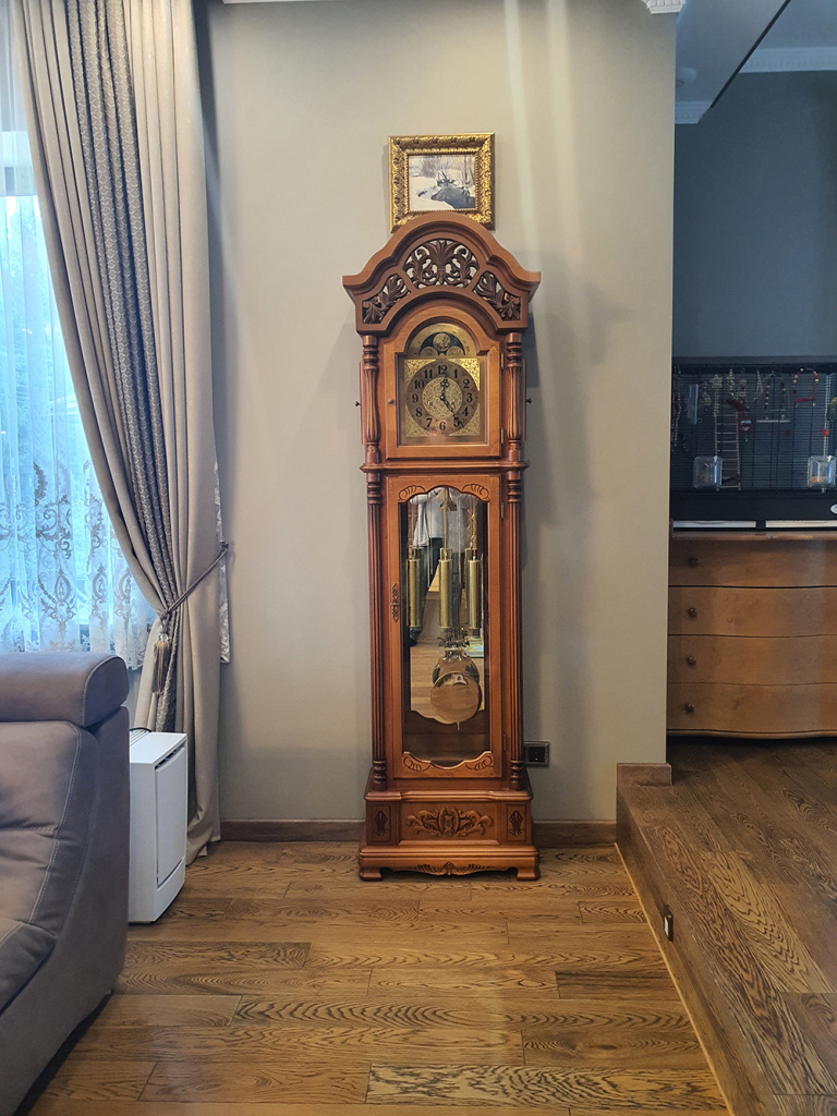 Напольные часы Columbus CR9235-PD в интерьере заказчика.jpg