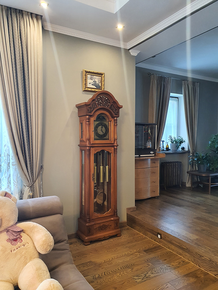 Напольные часы ColumbusCR9235-PD в интерьере заказчика2.jpg