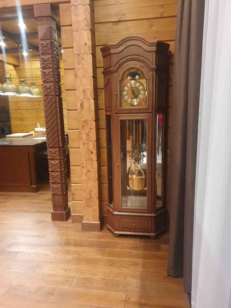 Напольные часы Columbus CR2193-451 в интерьере заказчика.jpg