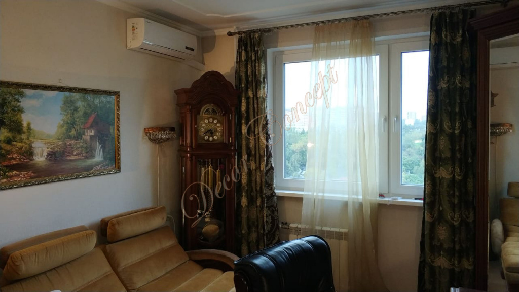 Модель Columbus CR-9201 установка зеркала. Москва август 2019. копия.jpg