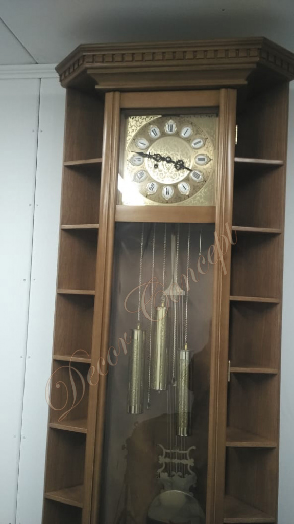 04.2020 Часы-витрина с полками. Установка за угловой диван. Москва апрель 2020 3.jpg